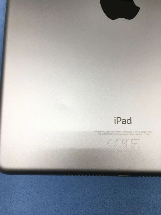 �ڥ�Х���BOX��Ķ���� ����85��  Apple iPad ��6���� Wi-Fi 128GB