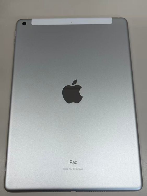 ���� ����89% SIM�ե꡼iPad (��8����) 32GB ����С�