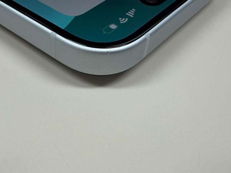 �ڥ�Х���BOX�� ����88%SIM�ե꡼ iPhone15 128GB �֥롼