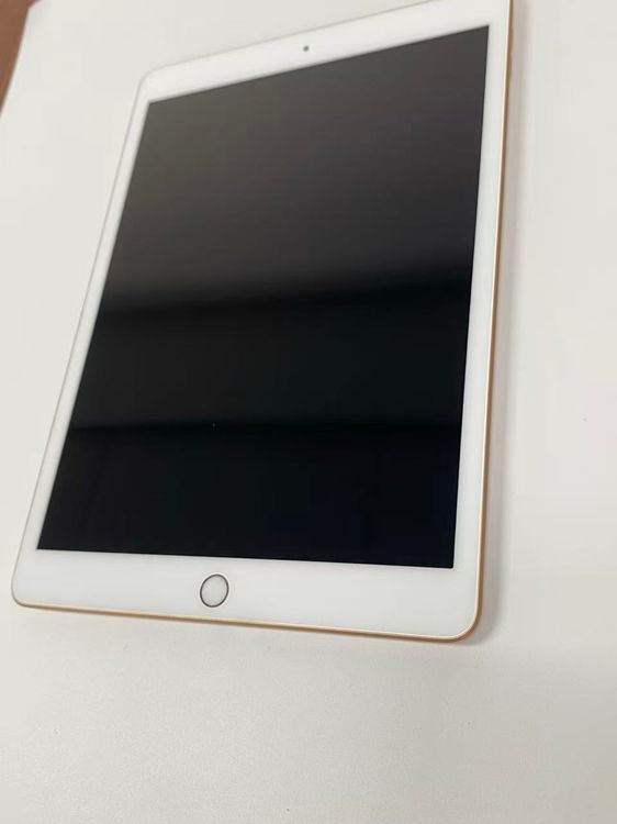 Apple iPad ��7���� Wi-Fi��128GB Gold �Хåƥ꡼���̾�