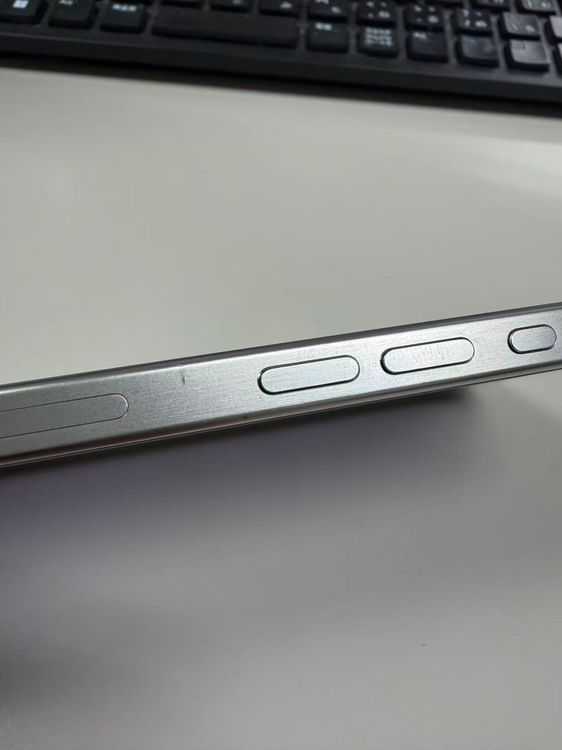 ���� ����89%SIM�ե꡼ iPhone15 Pro 256GB �ۥ磻�ȥ����˥���