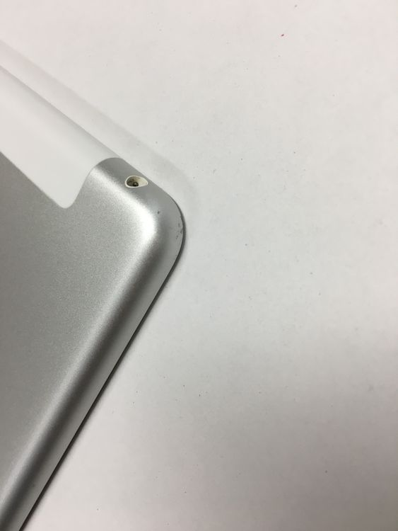 �ڰ�����ǽ���ɡ�����92������� SIM�ե꡼ iPad ��5���� 32GB ����С�