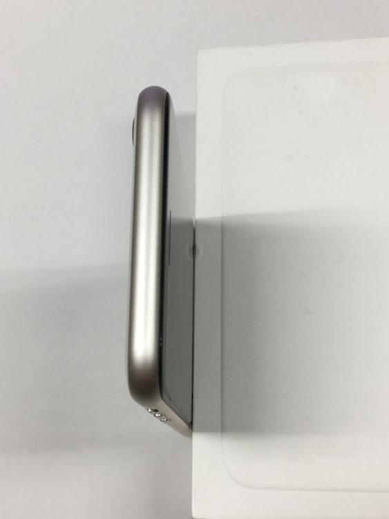 �ڥ�Х���BOX�ۿ���Ʊ�� ����100�� SIM�ե꡼ iPhone SE ��3���� 64GB