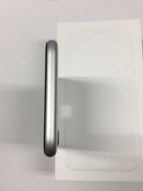 ��ư��ġ�����100��۳������� SIM�ե꡼ iPhone SE ��2���� 64GB