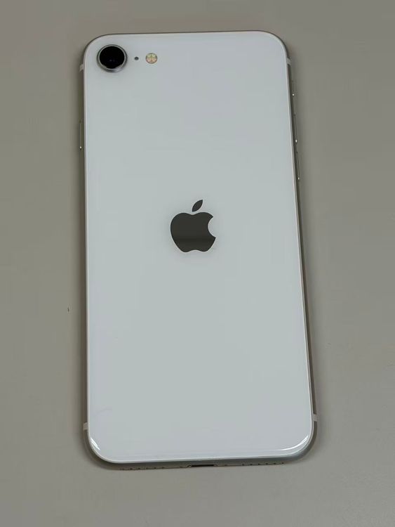 �ڥ�Х���BOX�۶����� ����87%SIM�ե꡼ iPhone SE(�裳����) 64GB