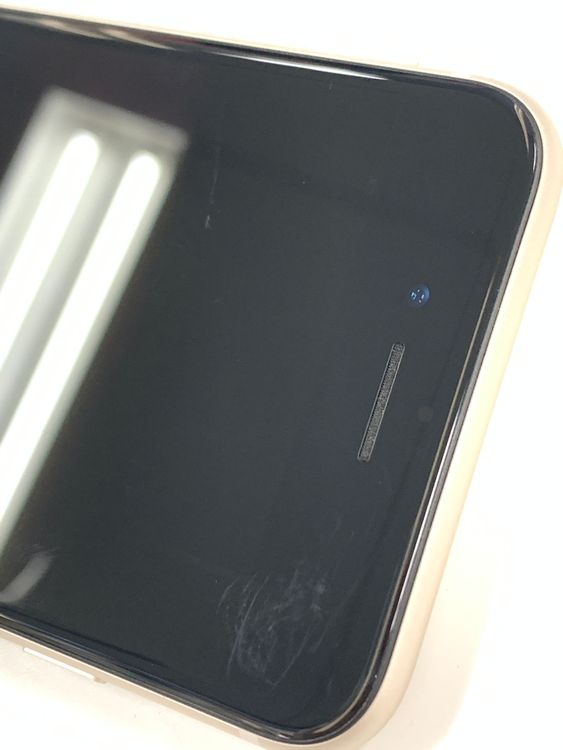 �ڥ�Х���BOX������100%SIM�ե꡼iPhone SE(�裳����) 64GB���������饤��
