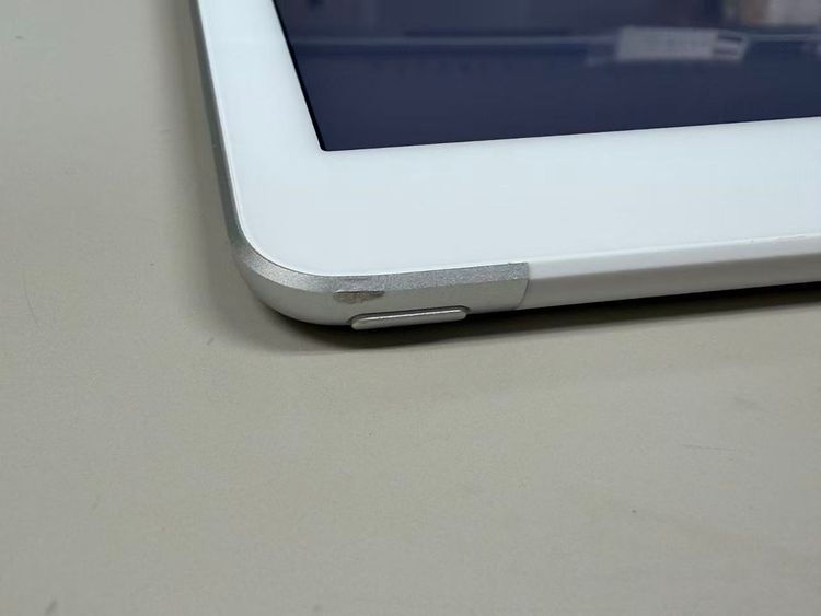 ���� ����86% SIM�ե꡼iPad (��6����) 32GB ����С�