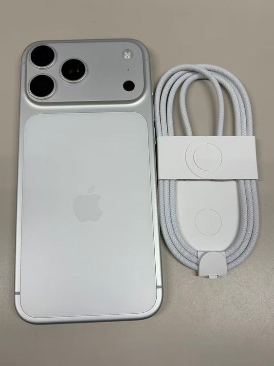 �ڥ�Х���BOX������100%SIM�ե꡼ iPhone17 Pro MAX 512GB ����С�