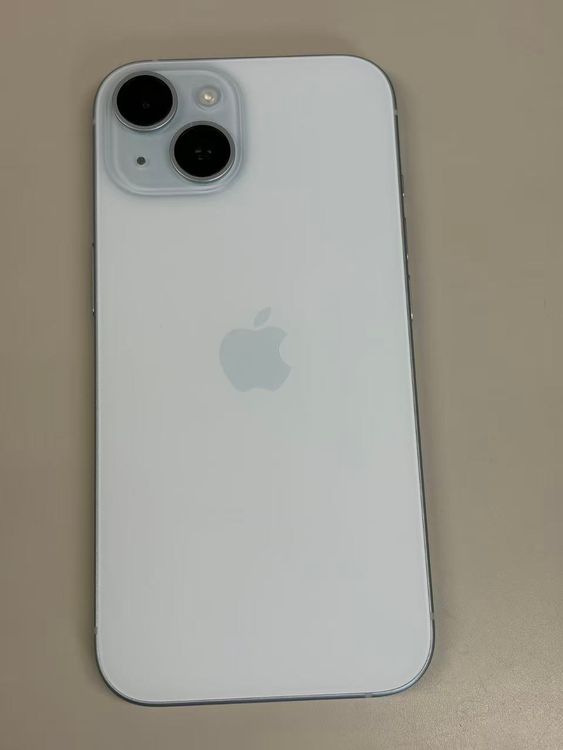 �ڥ�Х���BOX�۶����� ����86%SIM�ե꡼ iPhone15 128GB �֥롼