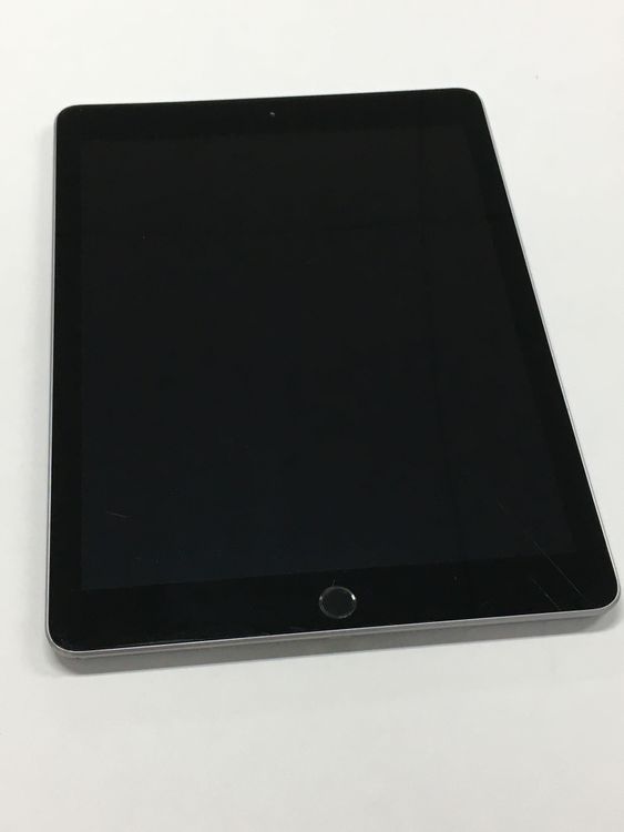 �ڥ�Х���BOX������86�� Apple iPad ��6���� Wi-Fi 128GB ���ڡ������쥤