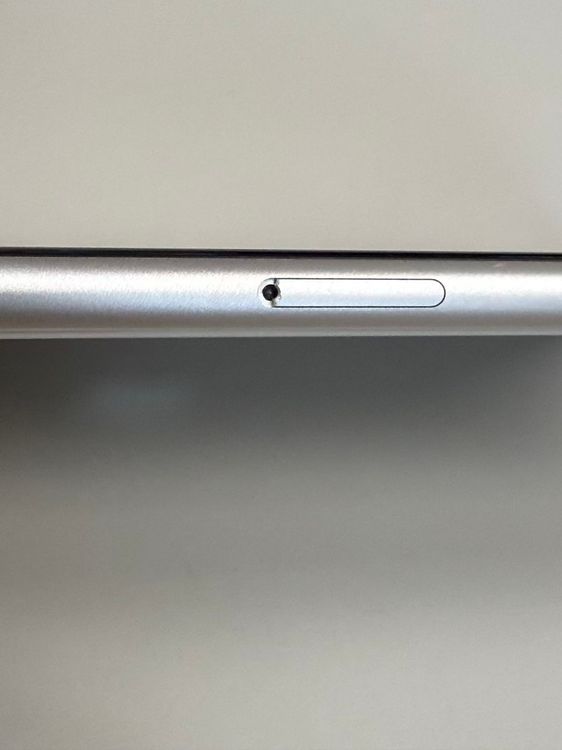 �ڥ�Х���BOX������ ����100%SIM�ե꡼ iPhone SE(��3����) 64GB