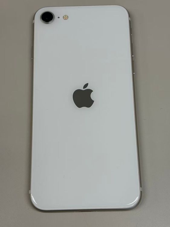 �ڥ�Х���BOX�۶����� ����84%SIM�ե꡼ iPhone SE(�裳����) 64GB