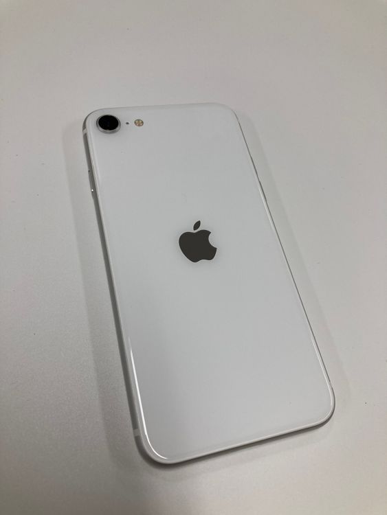 �ڥ�Х���BOX�ۿ���Ʊ�� ����83%SIM�ե꡼iPhone SE(��2����) 64GB���ۥ磻��