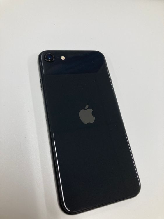 ����  ����89% SIM�ե꡼ iPhoneSE(�裲����) 64GB  �֥�å�