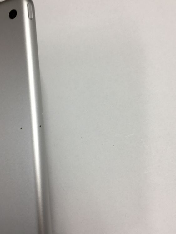 �ڥ�Х���BOX������ ����81��  Apple iPad ��6���� Wi-Fi 32GB ����С�