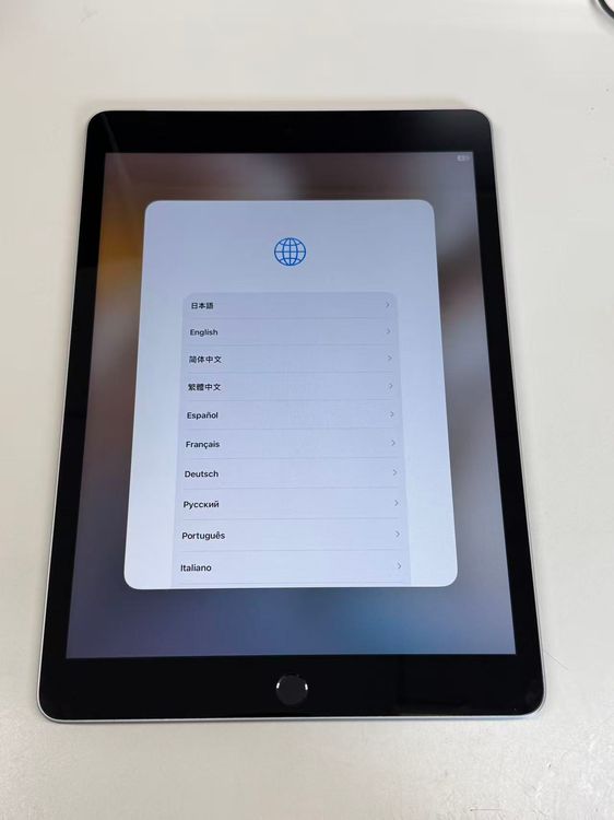 ������ ����100�� SIM�ե꡼ iPad ��9���� 64GB ����С�