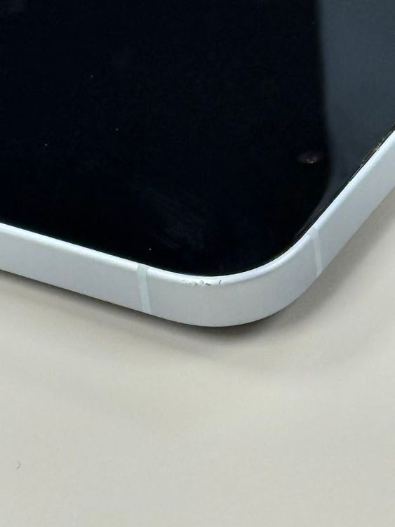 �ڥ�Х���BOX������82%SIM�ե꡼ iPhone15 128GB �֥롼