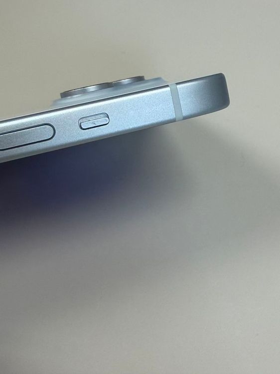 �ڥ�Х���BOX������ ����90%SIM�ե꡼ iPhone15 128GB �֥롼
