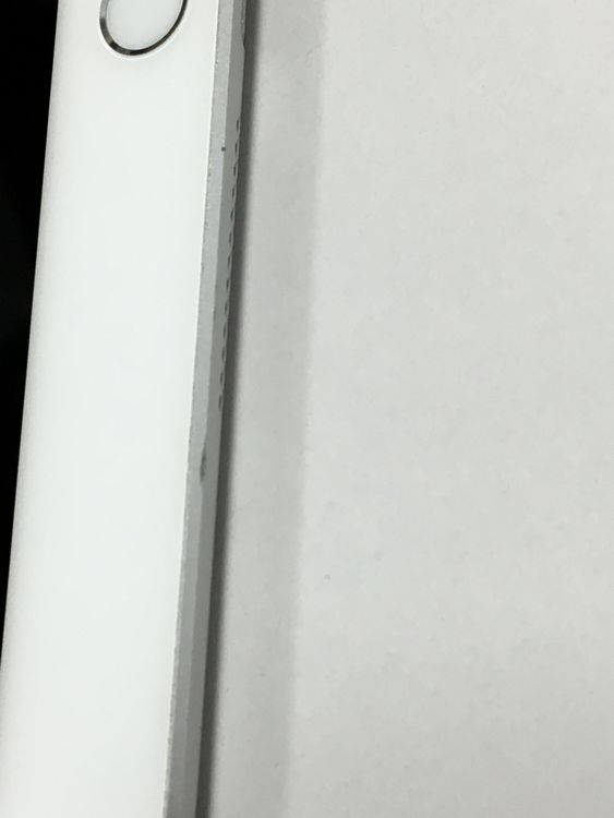 �ڥ�Х���BOX������87�� SIM�ե꡼ Apple iPad ��8���� 32GB ����С�