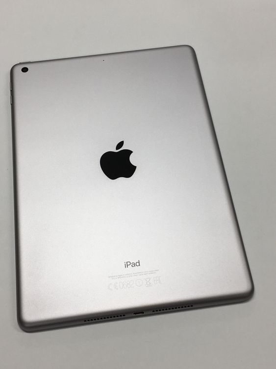 �ڥ�Х���BOX�۳������� Apple iPad ��5���� Wi-Fi��ǥ� 128GB