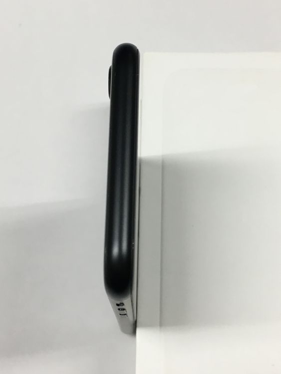 �ڥ�Х���BOX������ ����90�� iPhone SE2 ��2���� 64GB SIM�ե꡼