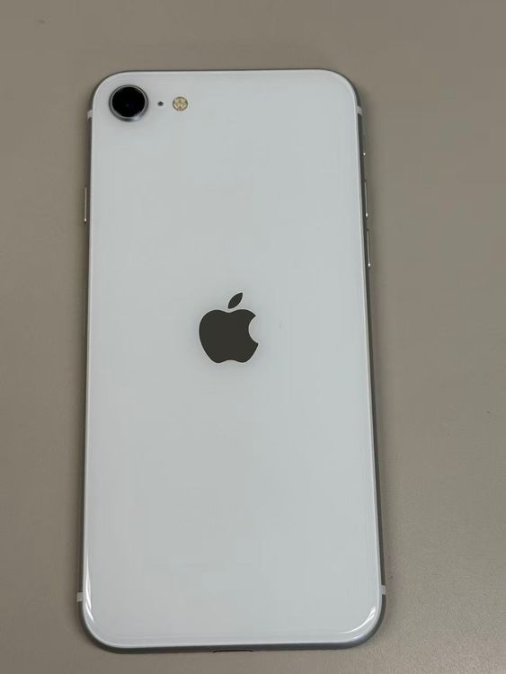 �ڥ�Х���BOX�۶����� ����100%SIM�ե꡼iPhone SE(��2����) 64GB �ۥ磻��