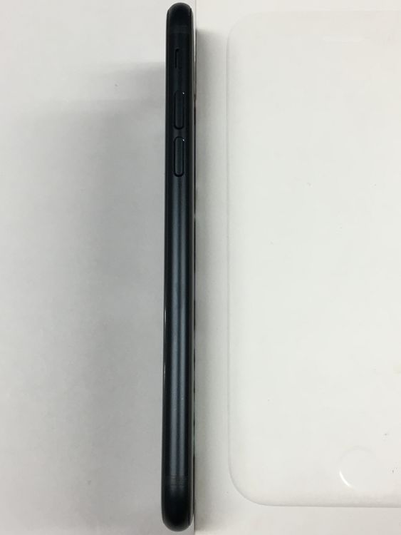 �ڥ�Х���BOX�۱վ���� iPhone SE3 ��3���� 64GB SIM�ե꡼ �ߥåɥʥ���