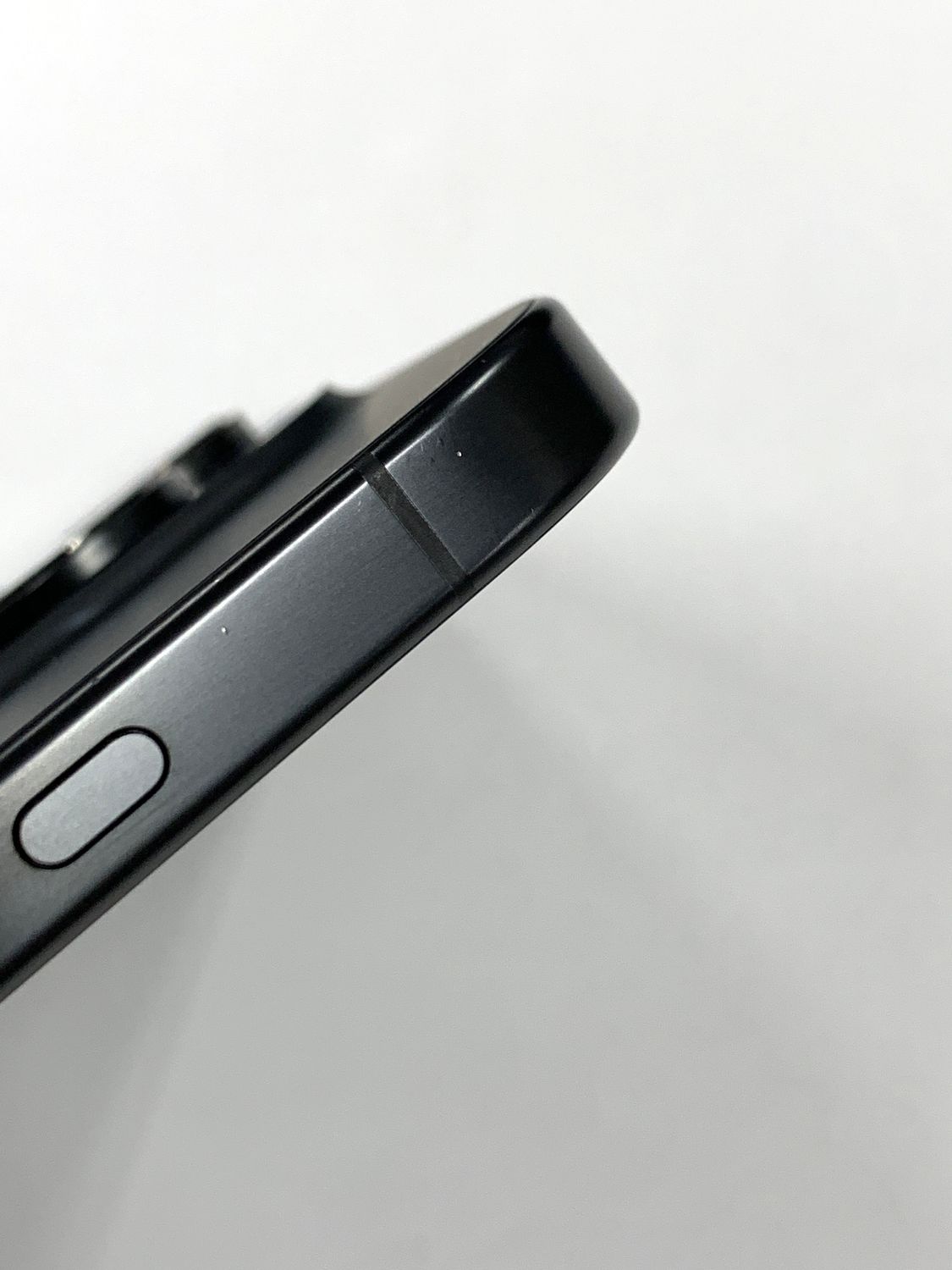 ムスビー｜【モバイルBOX】 電池93%SIMフリー iPhone16 Pro 512GB