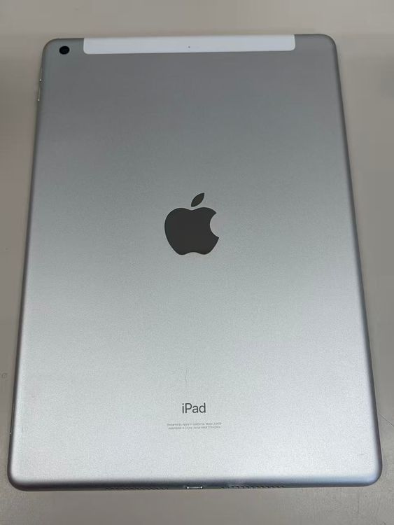���� ����84% SIM�ե꡼iPad (��8����) 32GB ����С�