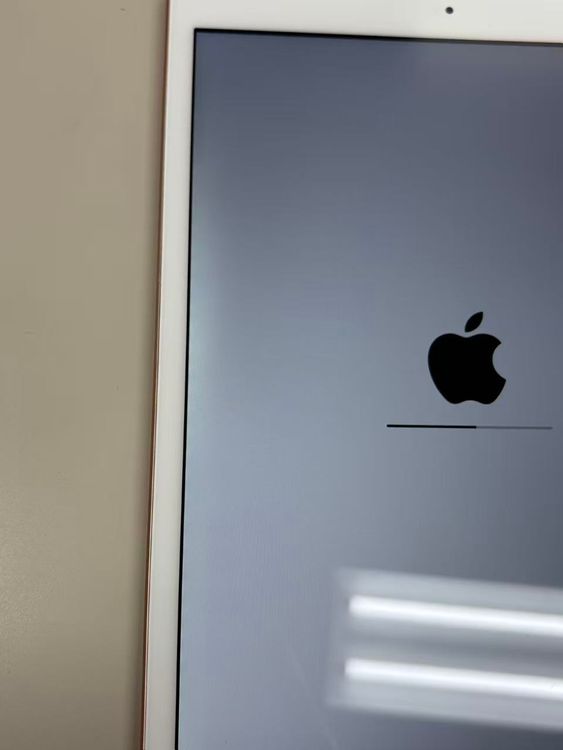 ����77% SIM�ե꡼iPad (��7����) 32GB �������