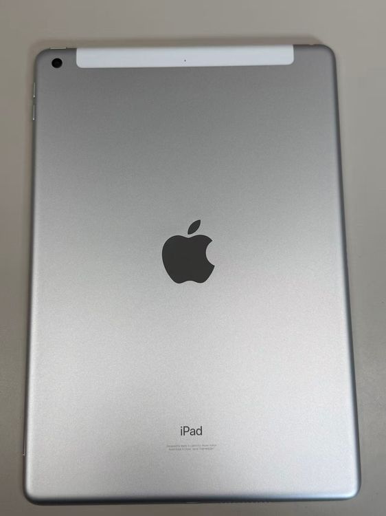 ������ ����100�� SIM�ե꡼ iPad ��9���� 64GB ����С�