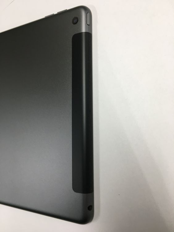 �ڥ�Х���BOX������ ����75�� SIM�ե꡼ Apple iPad ��8���� 32GB