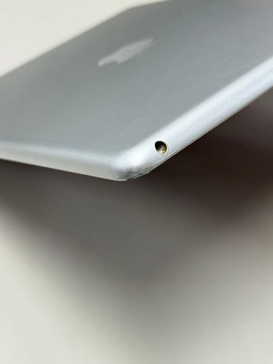 �ڥ�Х���BOX�� ����83�� iPad ��5���� 32GB ����С�