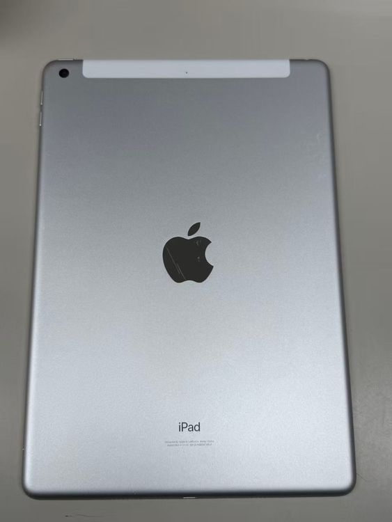 ���� ����100�� SIM�ե꡼ iPad ��9���� 64GB ����С�