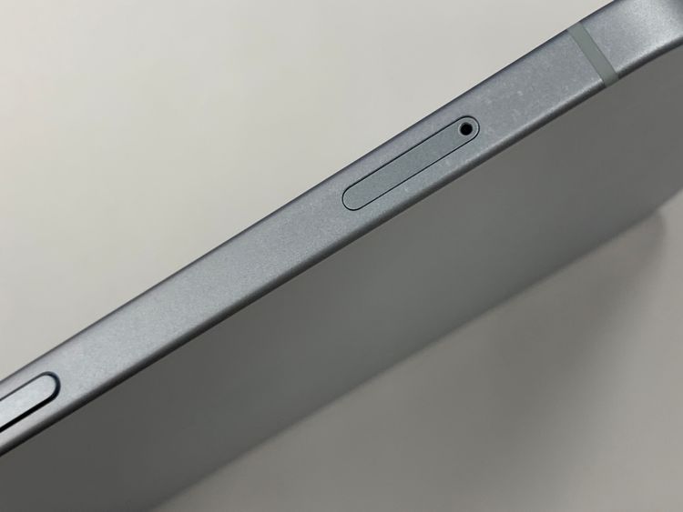 �ڥ�Х���BOX�� ����87%SIM�ե꡼ iPhone15 128GB �֥롼