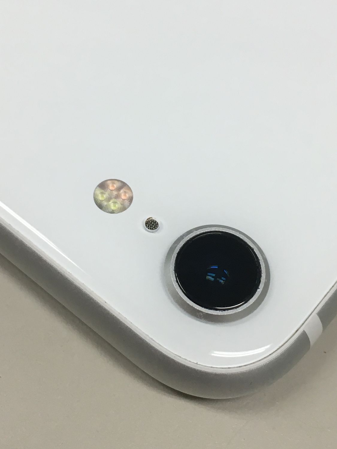ムスビー｜【モバイルBOX】美品 電池84% SIMフリー iPhone SE(第2世代 