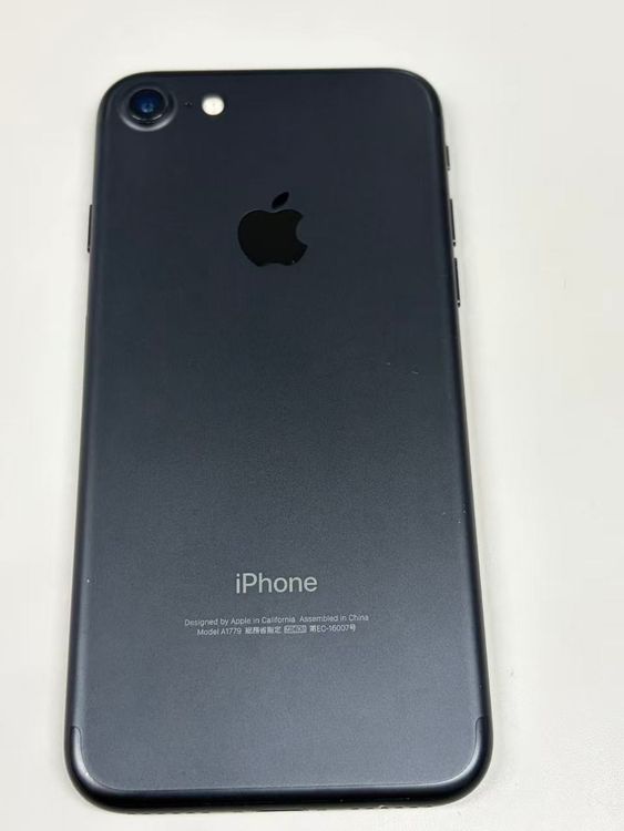 ���� ����92% SIM�ե꡼ iPhone7 32GB �֥�å�