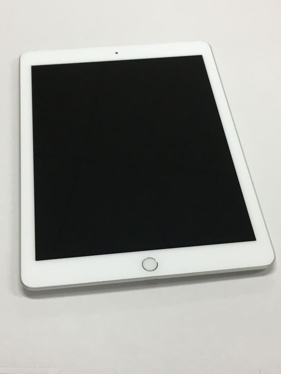 �ڥ�Х���BOX������ ����81��  Apple iPad ��6���� Wi-Fi 32GB ����С�