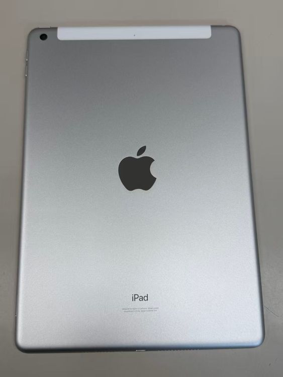 ������ ����100�� SIM�ե꡼ iPad ��9���� 64GB ����С�