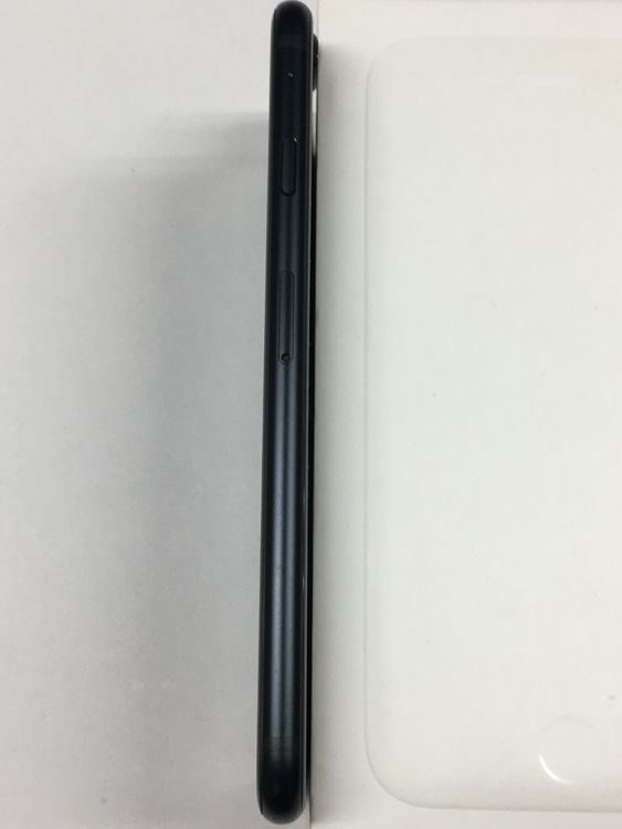 �ڥ�Х���BOX�۱վ���� iPhone SE3 ��3���� 64GB SIM�ե꡼ �ߥåɥʥ���
