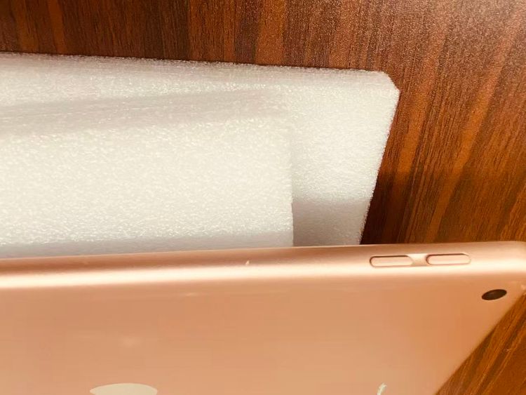 ����84��Apple iPad ��7���� Wi-Fi��128GB Gold