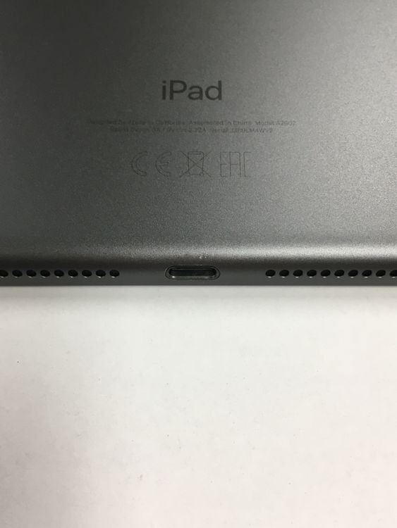 �ڥ�Х���BOX������ ����100% iPad ��9���� 64GB WiFi��ǥ�[���Ŵ��դ�]