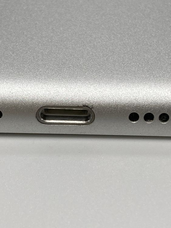 �ڥ�Х���BOX�� ����91�� Apple iPad ��5���� WiFi��ǥ� 32GB ����С�