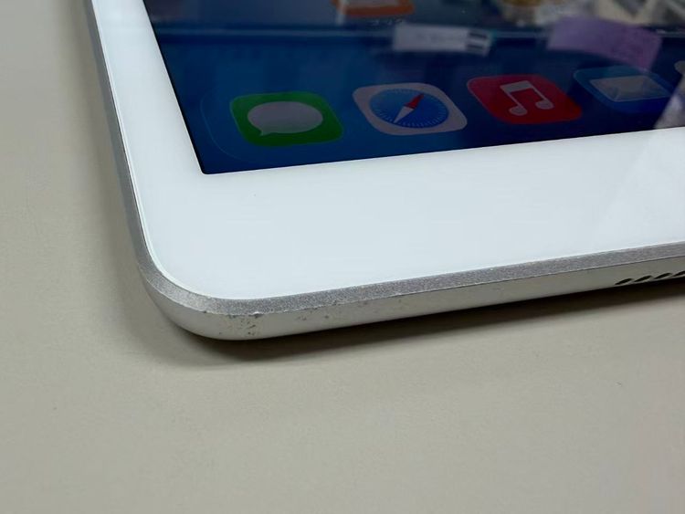 ����73% SIM�ե꡼iPad (��8����) 32GB ����С�