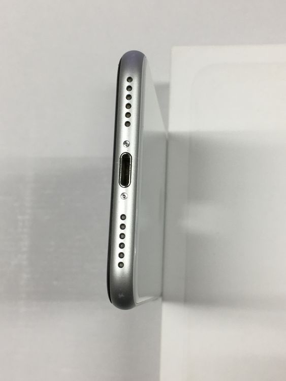 ��ư���������91������� SIM�ե꡼ iPhone SE ��2���� 128GB �������饤��