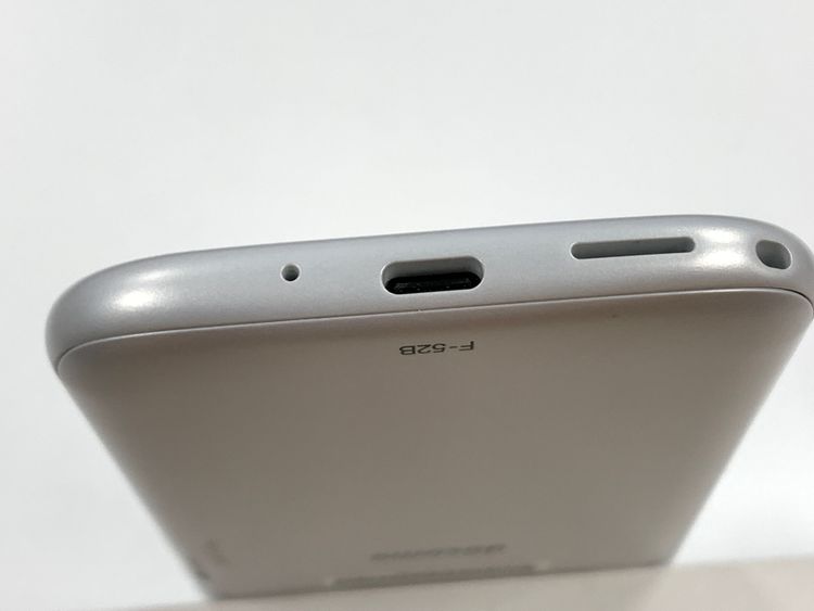 �ڥ�Х���BOX��docomo �餯�餯���ޡ��ȥե��� F-52B �ۥ磻��