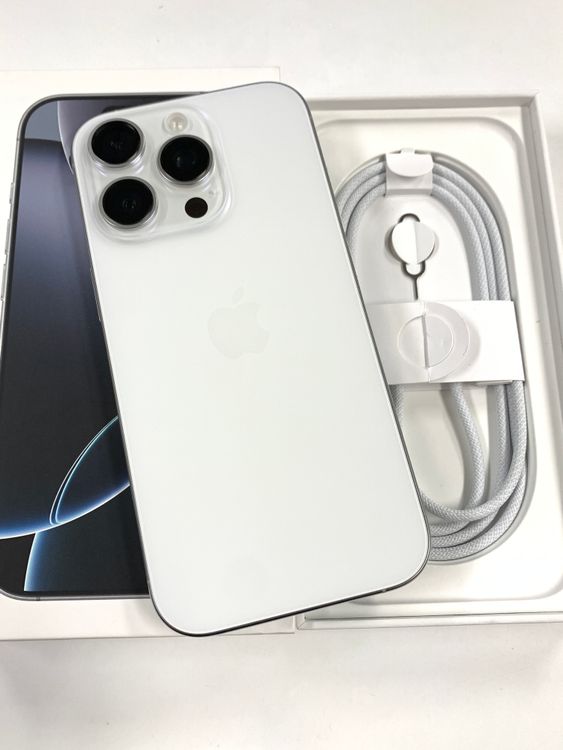 ����Ʊ�� �Хåƥ꡼100%SIM�ե꡼ iPhone16 Pro 256GB