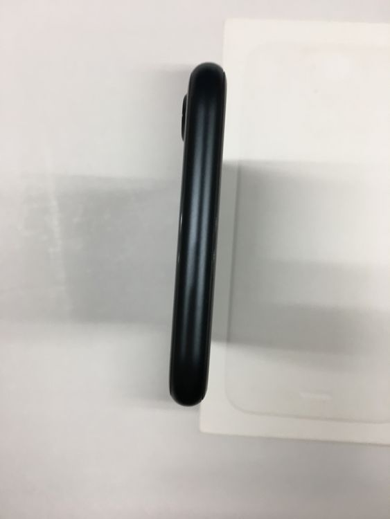 ��ư���������100���Ķ���� SIM�ե꡼ iPhone SE ��3���� 128GB