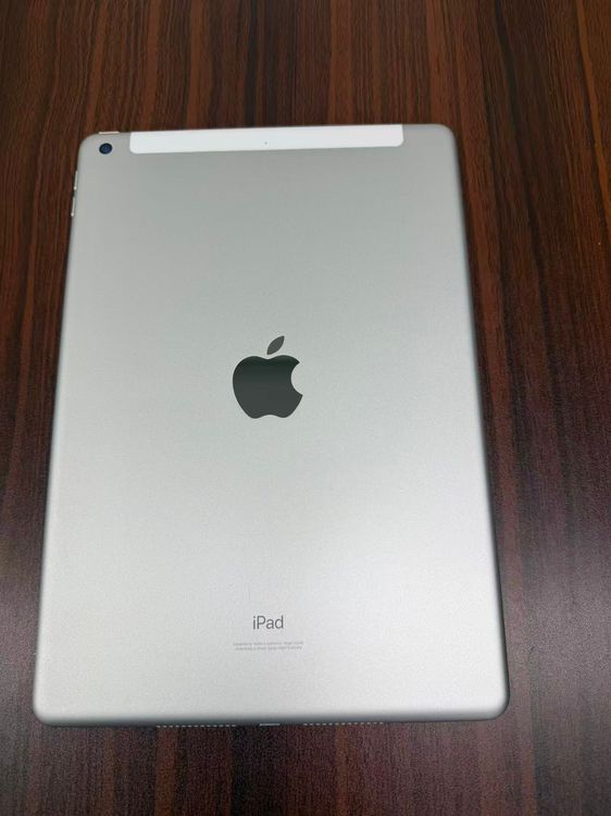 ������������93��Apple iPad8 Wi-Fi + Cellular32GB��Silver