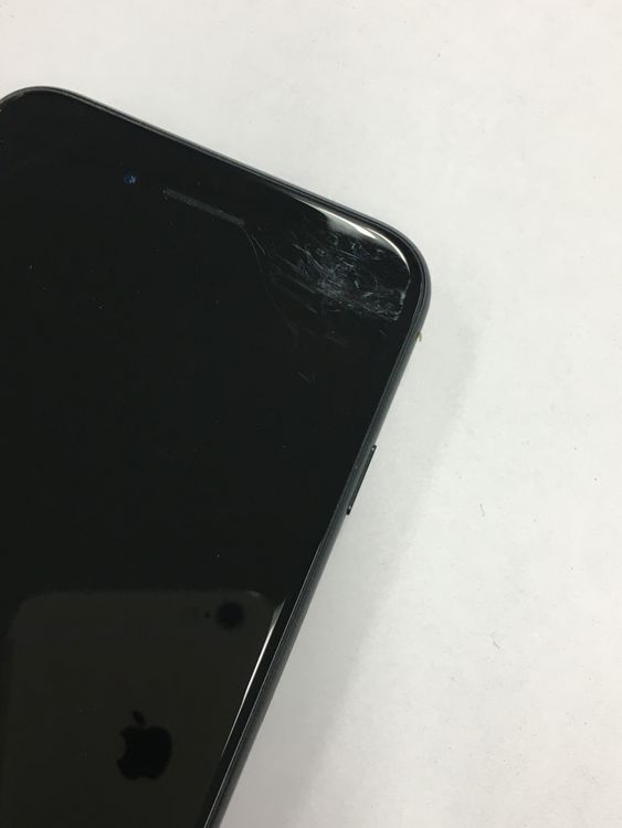 �ڥ�Х���BOX������88�� iPhone SE3 ��3���� 64GB SIM�ե꡼ �ߥåɥʥ���